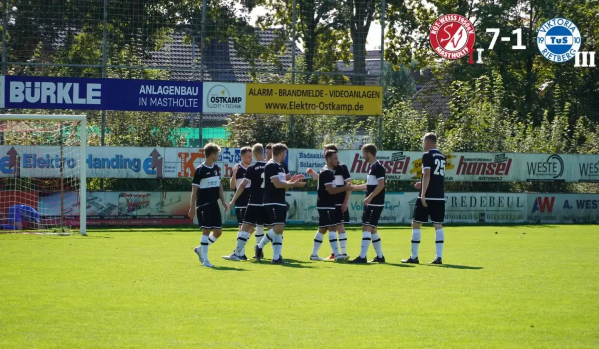Die Mannschaft beim Jubel