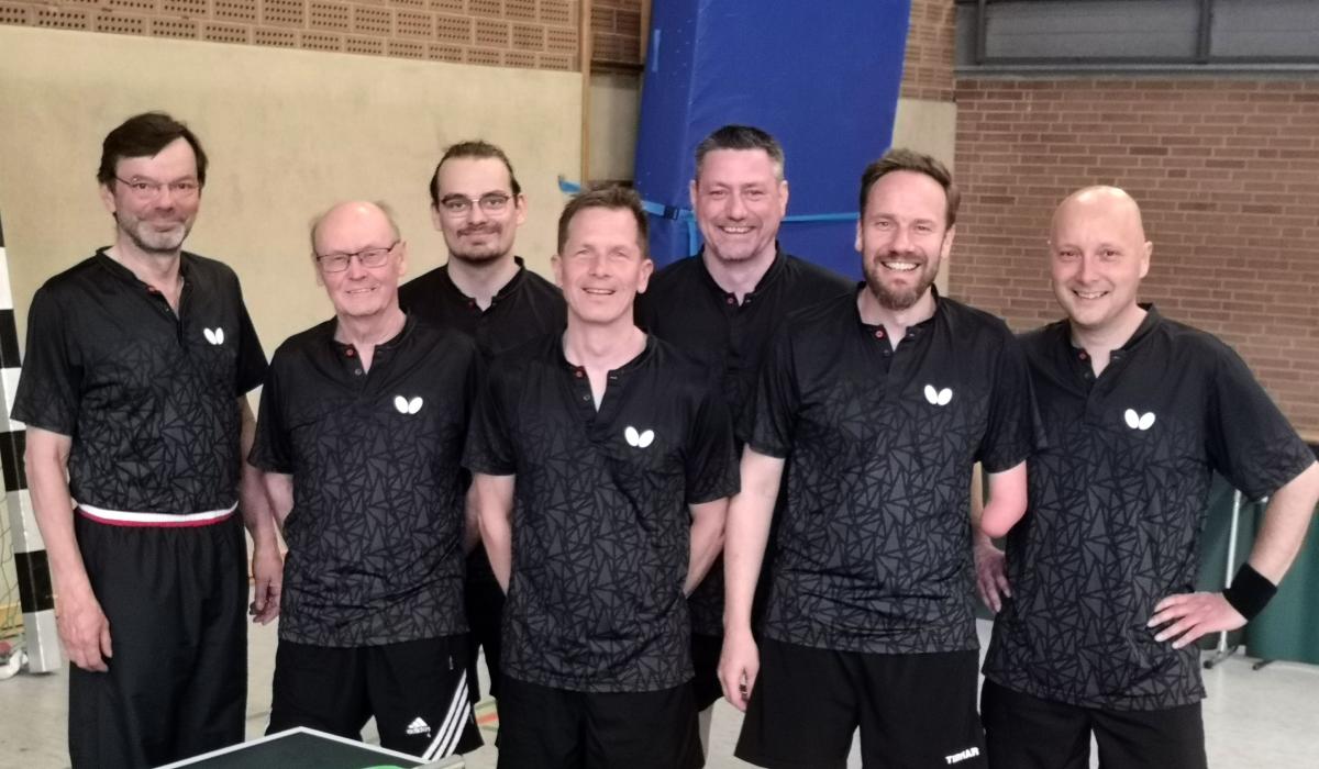 Im Bild von links nach rechts:  Werner Frenser, Heinz Peterschröder, Jerome Sievers, Andre Petermeier, Markus Schwarz, Torben Glittenberg, Matthias Stallein