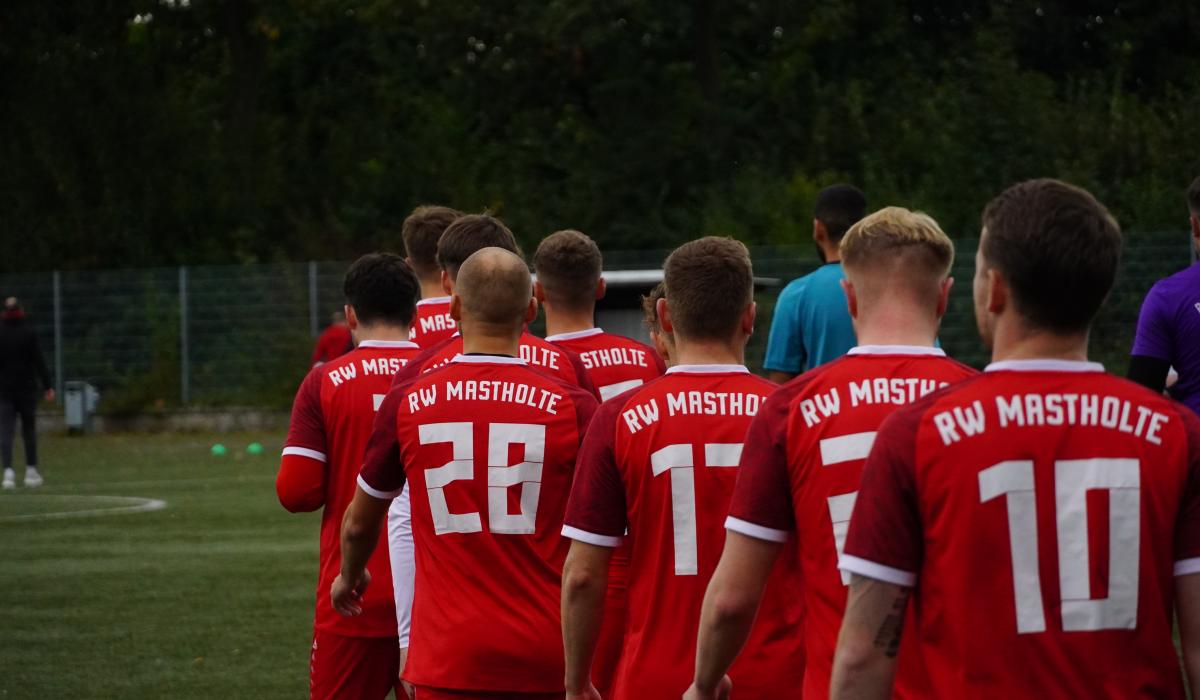 Die Mannschaft betritt den Platz