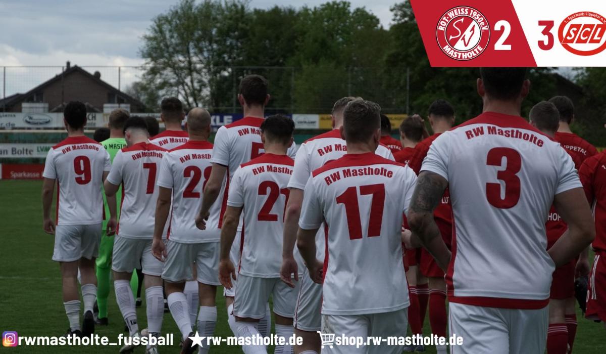 Die Mannschaft betritt den Platz